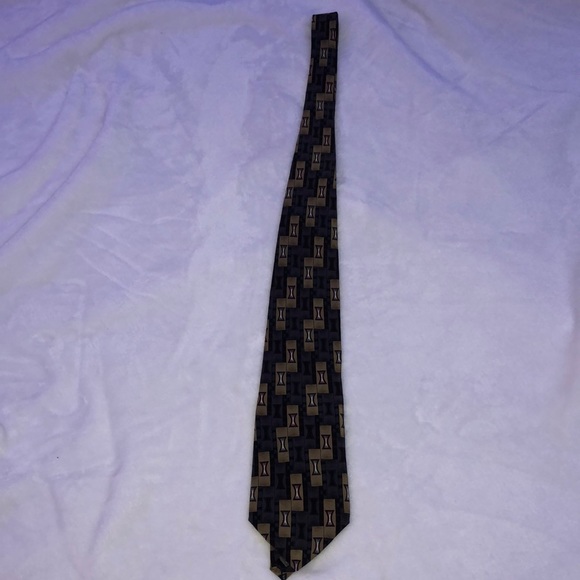 Neck tie - Picture 3 of 3